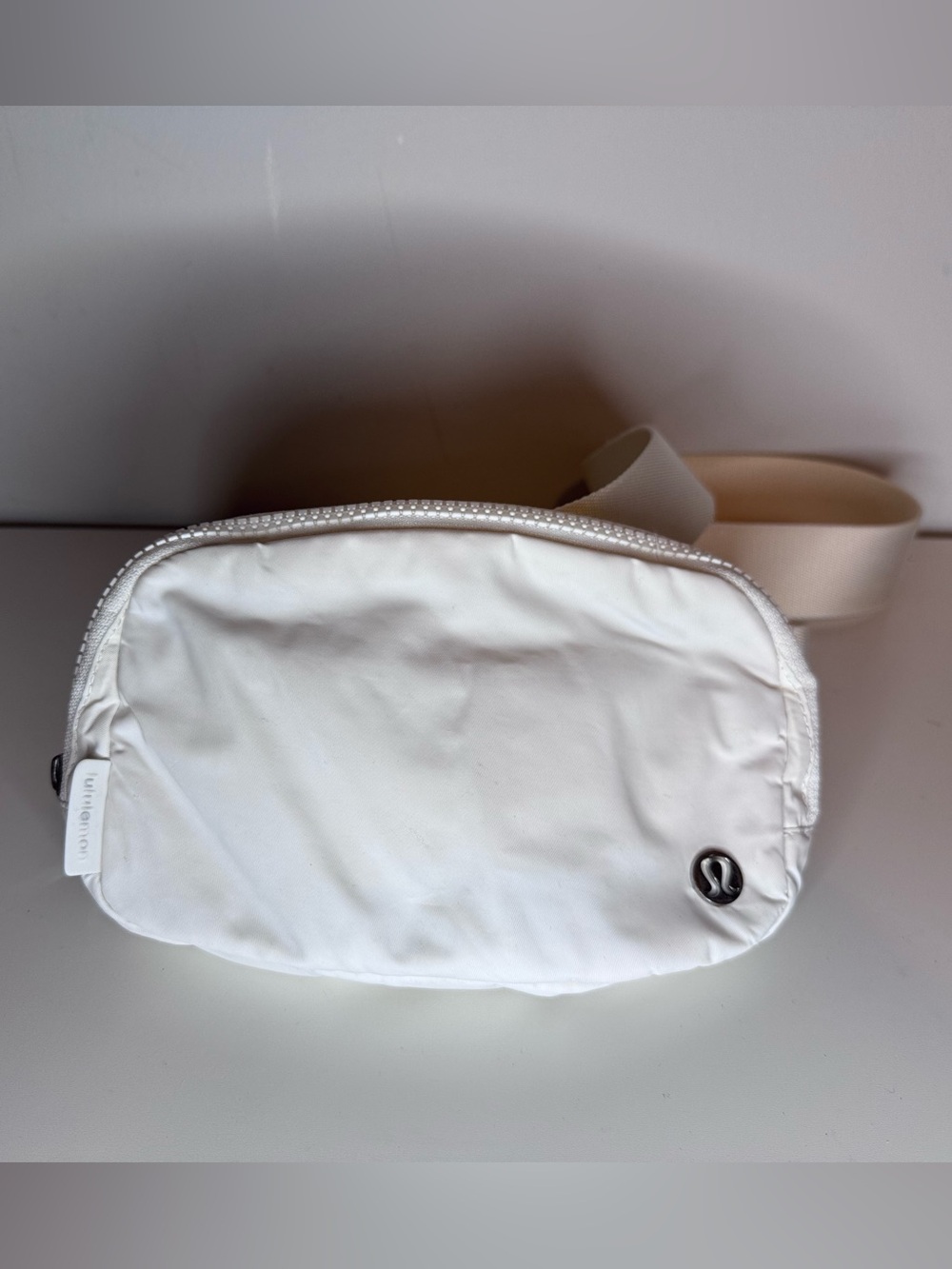 lululemon Everywhere Belt Bag Crossbody in White